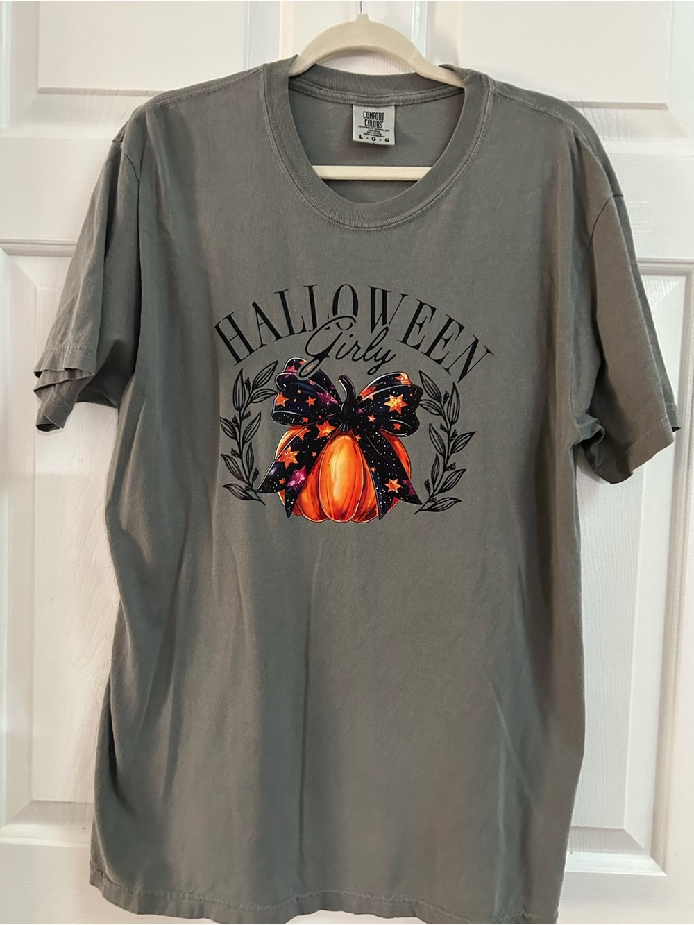 Comfort Colors Gray Halloween Pumpkin Tee with Bow Graphic